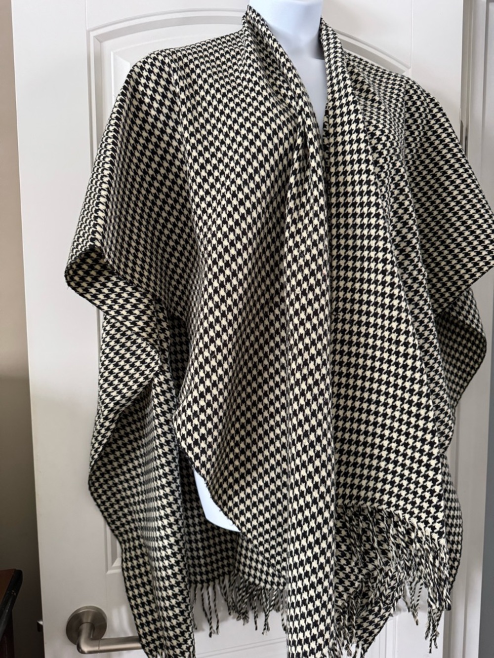 Black and White Houndstooth Fringe Poncho